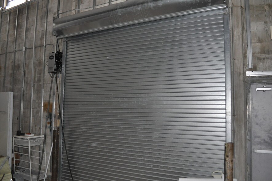 More Photos Of 8347-8369 NW 36th St, Miami Light Distribution For Lease