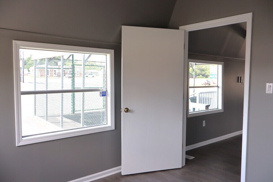 More Photos Of 1236 Rucker Blvd, Enterprise Auto Dealership For Sale