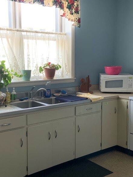 More Photos Of 3002 Main St, Morgantown Religious Facility For Sale