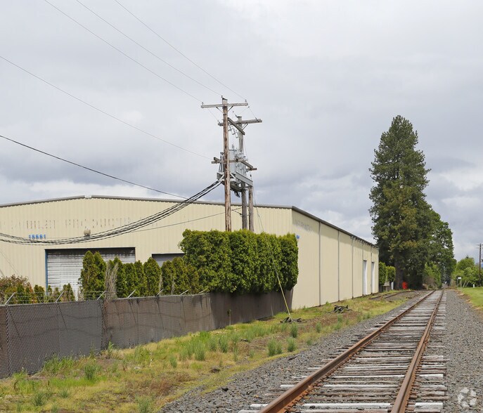 More Photos Of 15561 SW Oregon St, Sherwood Warehouse For Lease