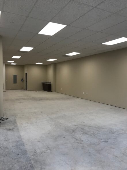 More Photos Of 489 Middlebury Rd, Middlebury Unknown For Lease