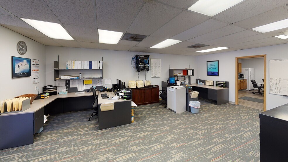 More Photos Of 1555 Commercial Blvd, Herculaneum Distribution For Lease