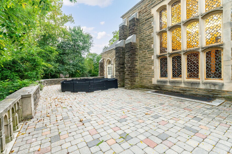 More Photos Of 190 Camp Hill Rd, Fort Washington Religious Facility For Sale