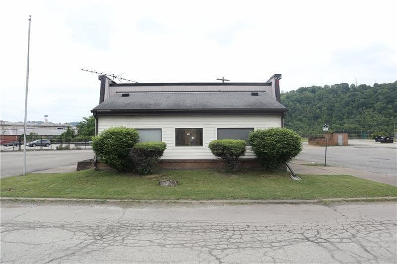 More Photos Of 90 Chamber Plz, Charleroi Medical For Sale