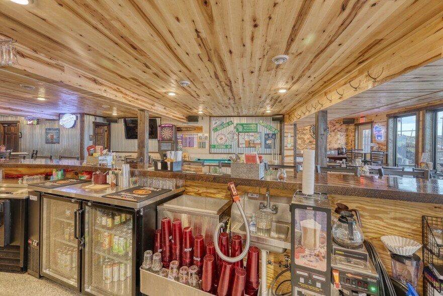 More Photos Of 7440 N Pats Landing Rd, Hayward Restaurant For Sale