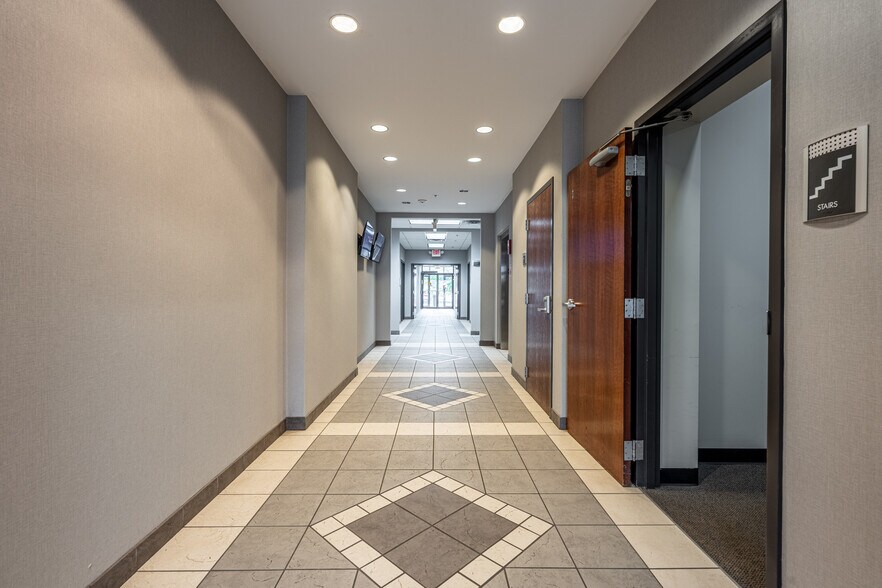 More Photos Of 1750 N Randall Rd, Elgin Medical For Lease