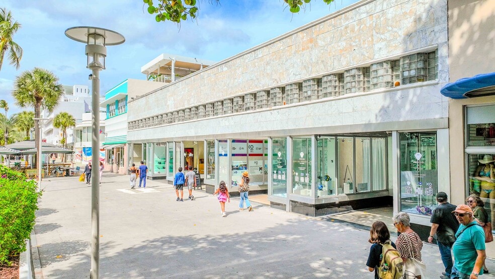 More Photos Of 433-445 Lincoln Rd, Miami, Miami Beach Storefront For Lease