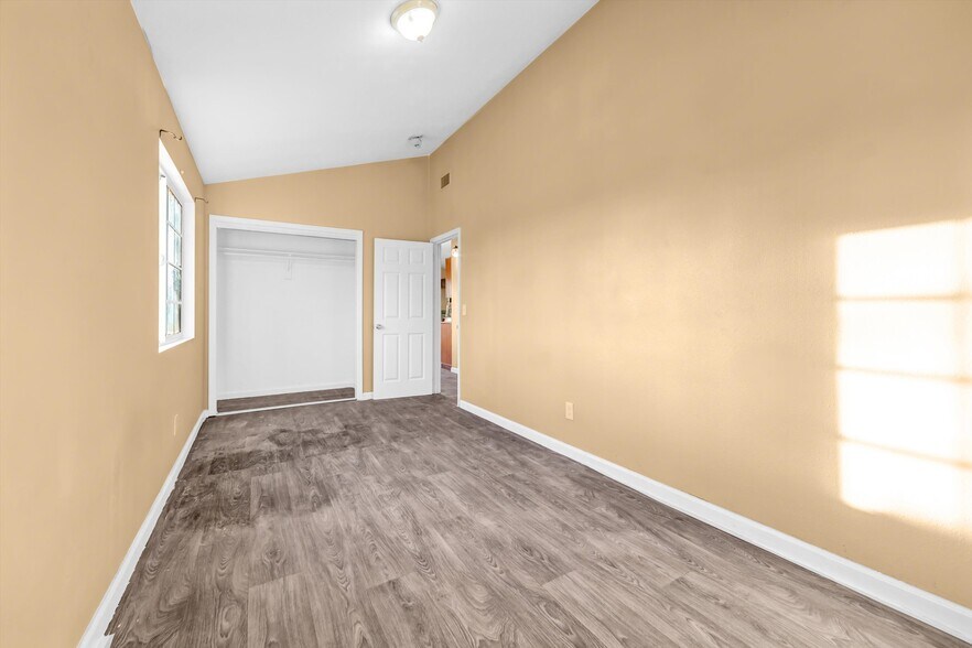 More Photos Of 1380 Glen Ave, Pasadena Apartments For Sale