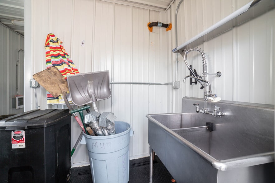 More Photos Of 102 Grove St, Chicopee Veterinarian Kennel For Sale