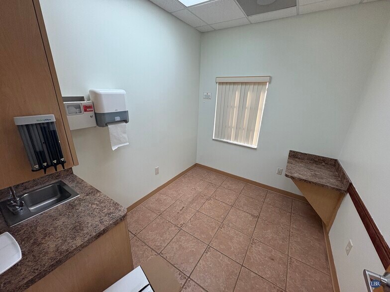 More Photos Of 199 S Wickham Rd, West Melbourne Medical For Lease