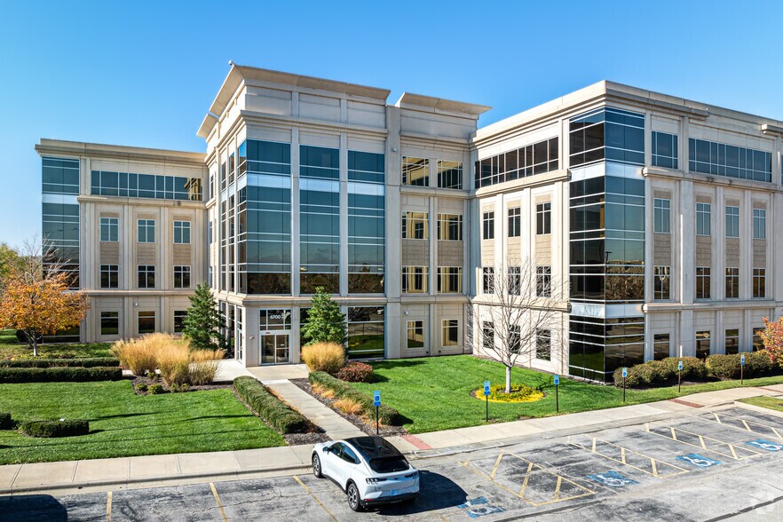 More Photos Of 6700 W 115th St, Overland Park Office For Lease