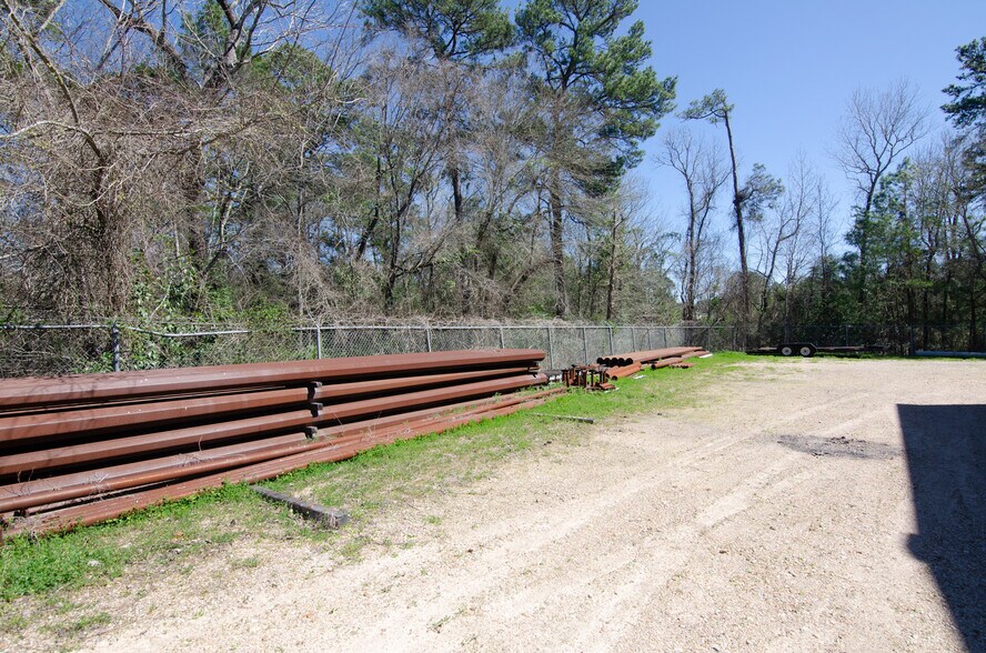 More Photos Of 9730 Shepard Hill Rd, Willis Warehouse For Sale