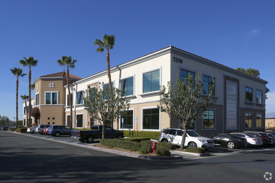 More Photos Of 2250 S Main St, Corona Medical For Lease