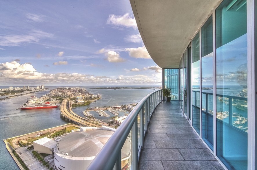 More Photos Of 888 Biscayne Blvd, Miami Apartments For Sale