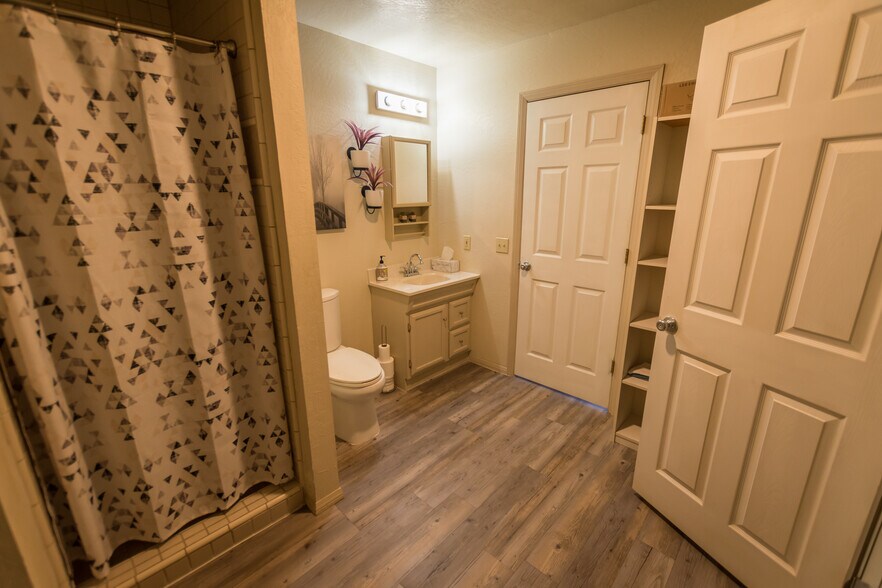 More Photos Of 35 Main St, Bisbee Restaurant For Sale