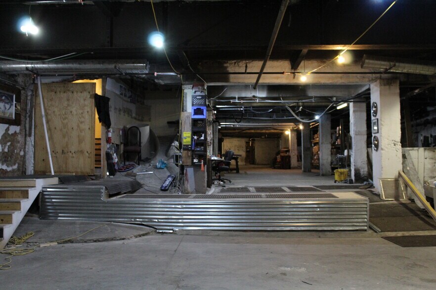 More Photos Of 231 E Main St, Trinidad Bar For Sale