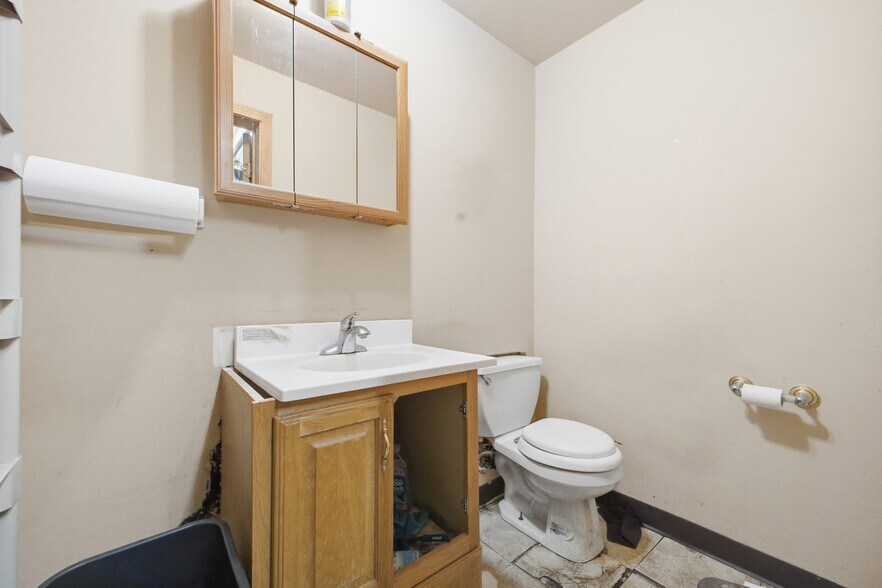 More Photos Of 3210 E Main St, Columbus Freestanding For Sale