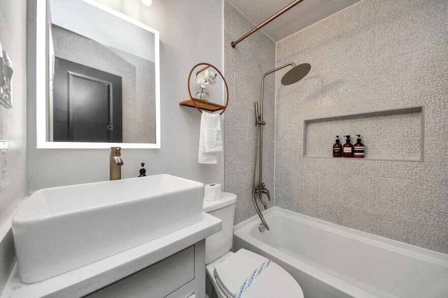 More Photos Of 2620 Arbor St, Houston Apartments For Sale