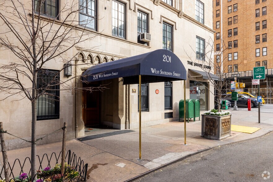 More Photos Of 201 W 16th St, New York Apartments For Lease