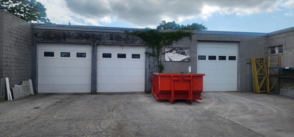 More Photos Of 1285 Crawford Av, Windsor Storefront For Sale