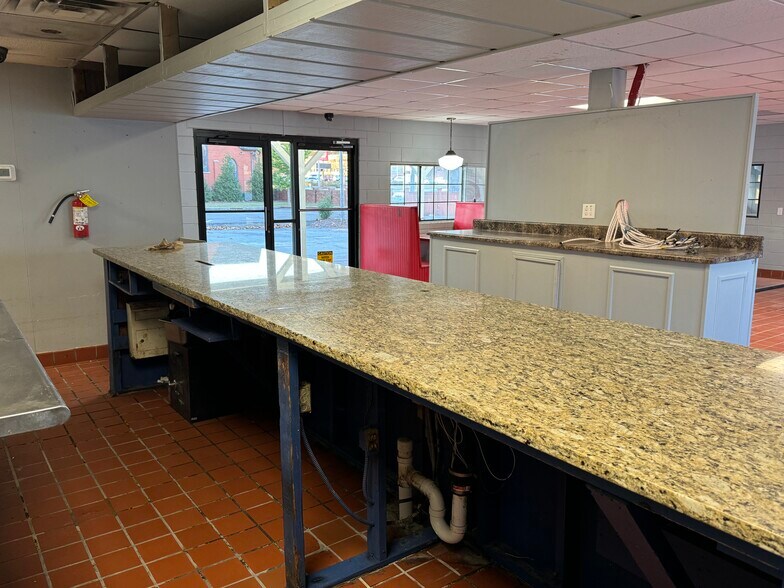 More Photos Of 109 Broad St, Hawkinsville Restaurant For Sale