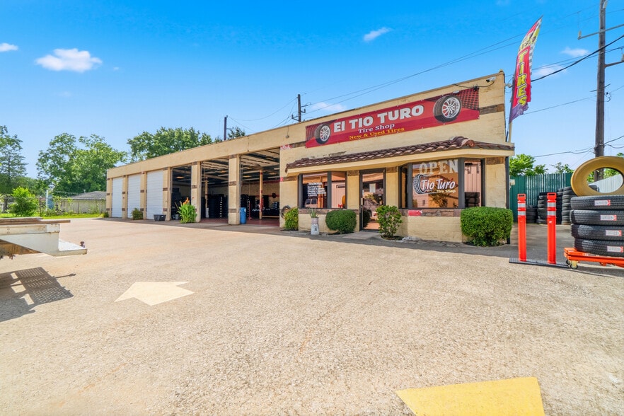 More Photos Of 3211 Fm-1960 Rd, Houston Carwash For Sale