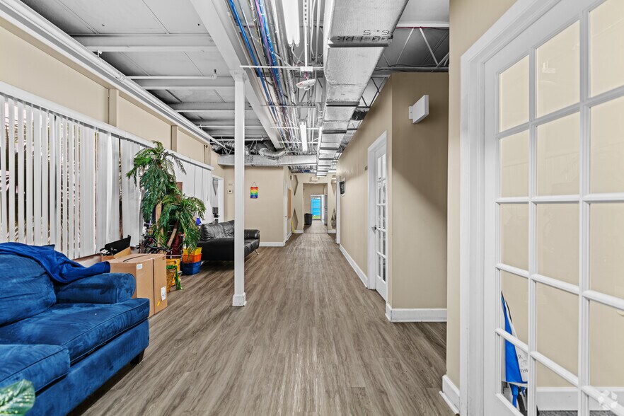 More Photos Of 1270 NW 165th St, Miami Office For Lease