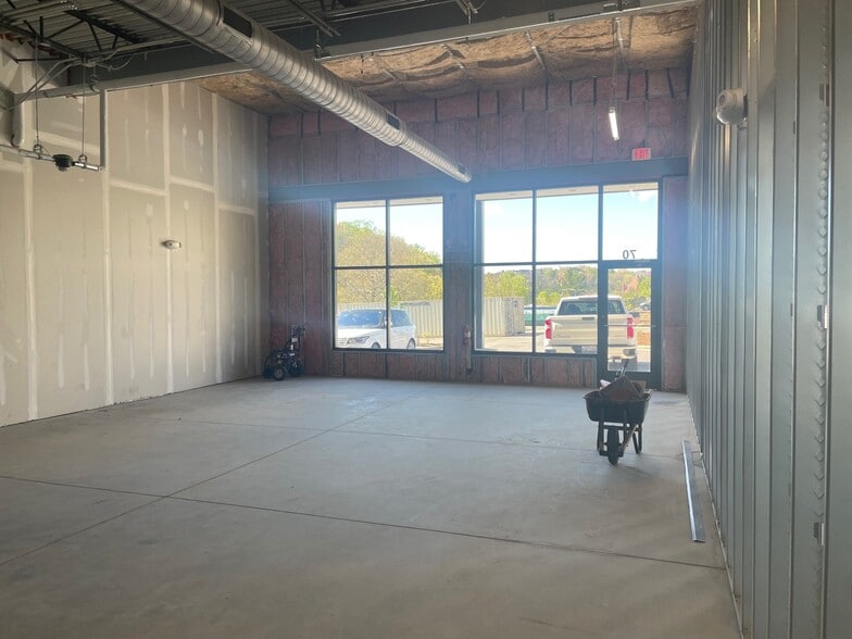 More Photos Of 190 Hendersonville Rd, Asheville Storefront Retail Office For Lease