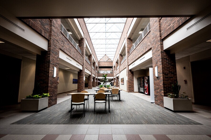 More Photos Of 1601 NW 114th St, Clive Medical For Lease