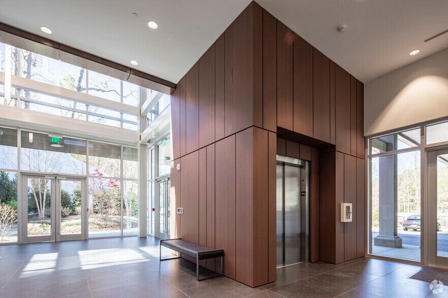 More Photos Of 2101 Old Columbiana Rd, Vestavia Hills Office For Lease