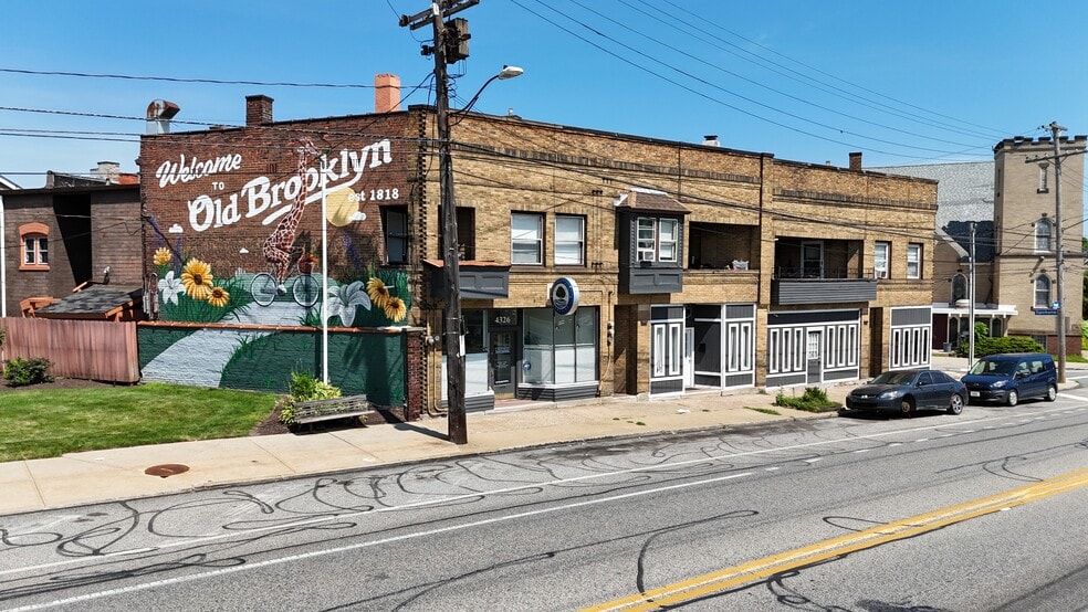 Primary Photo Of 4316 Pearl Rd, Cleveland Apartments For Sale