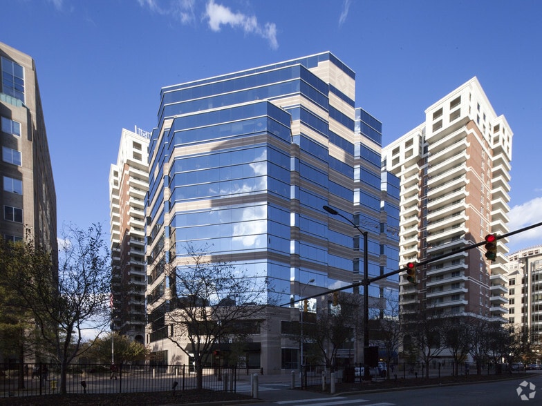 More Photos Of 4121 Wilson Blvd, Arlington Office For Lease