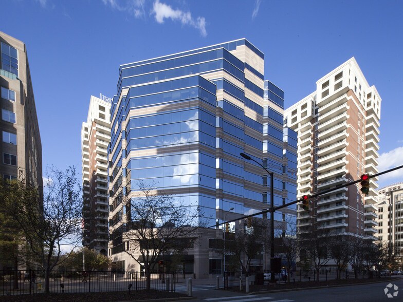More Photos Of 4121 Wilson Blvd, Arlington Office For Lease