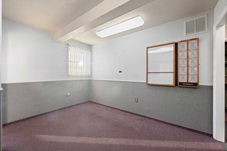 More Photos Of 123 W Main St, Trappe Medical For Sale