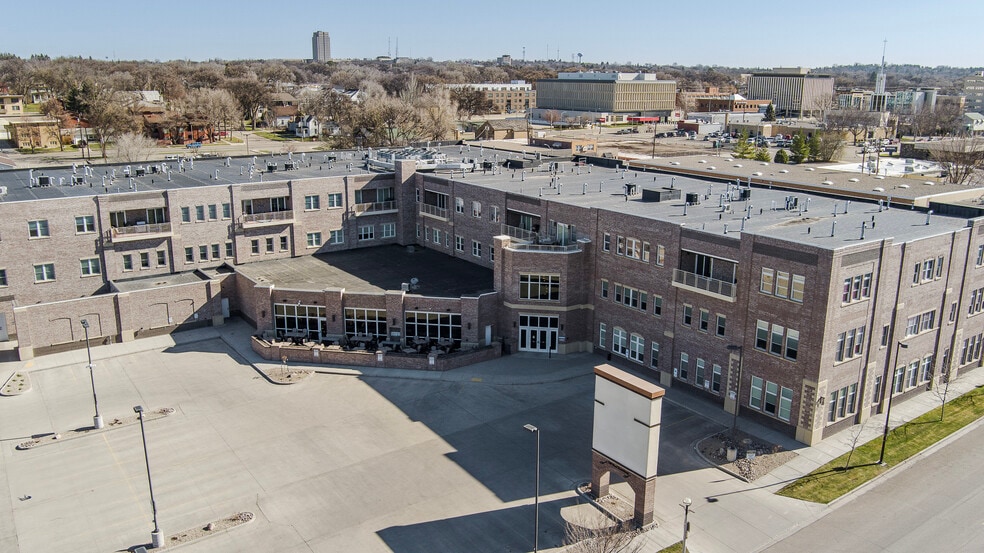 More Photos Of 100 W Broadway Ave, Bismarck Medical For Lease