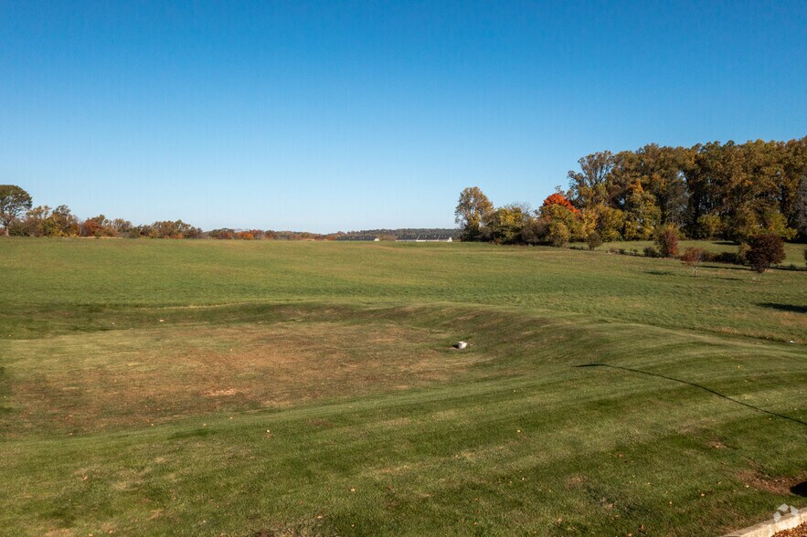 More Photos Of 1277 Horseshoe Pike, Downingtown General Retail For Lease