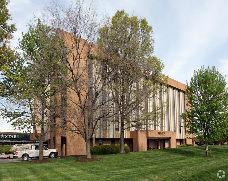 More Photos Of 9102 N Meridian St, Indianapolis Office For Lease