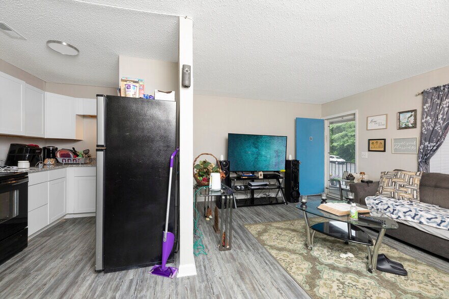 More Photos Of 100 S Kirkland Ave, Elkin Apartments For Sale