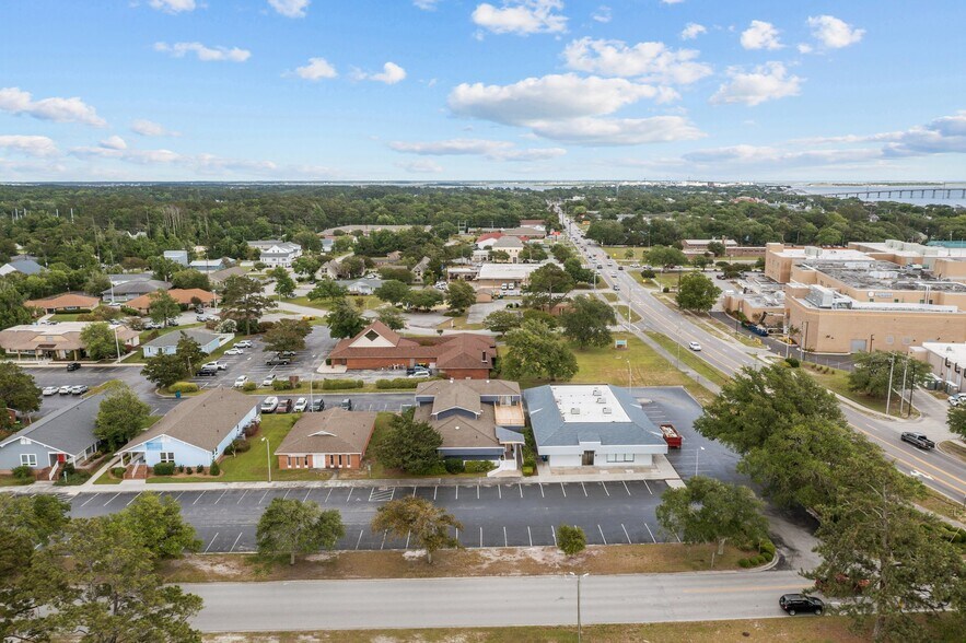 More Photos Of 208 Penny Ln, Morehead City Medical For Sale