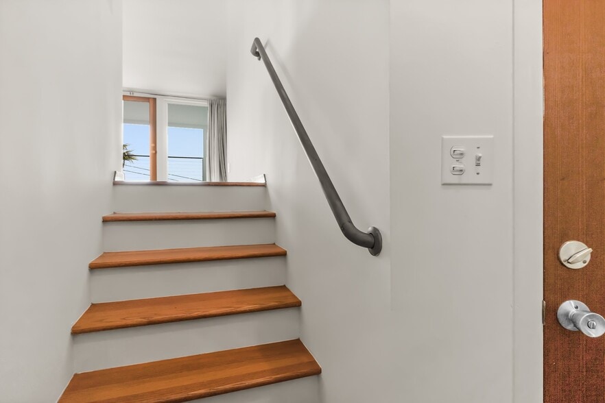 More Photos Of 620 Golden Gate Ave, Richmond Apartments For Sale