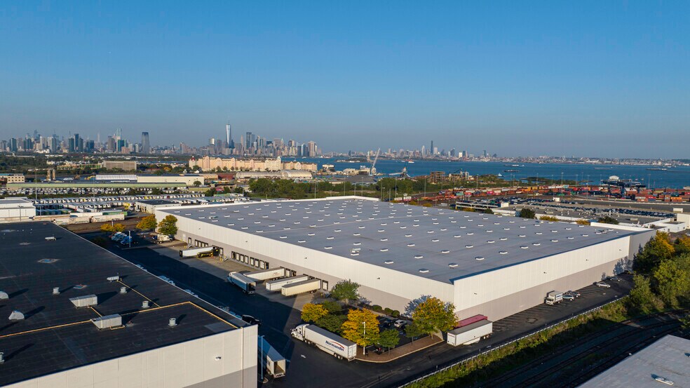 More Photos Of 25 Colony Rd, Jersey City Warehouse For Lease