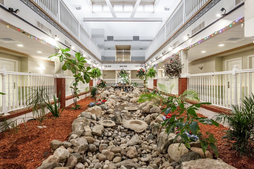 More Photos Of 7576 S Pere Marquette Hwy, Pentwater Hotel For Sale
