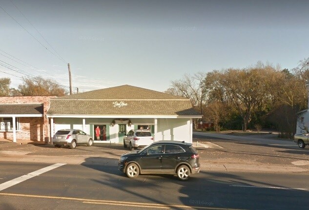 Primary Photo Of 900 North St, Nacogdoches General Retail For Lease