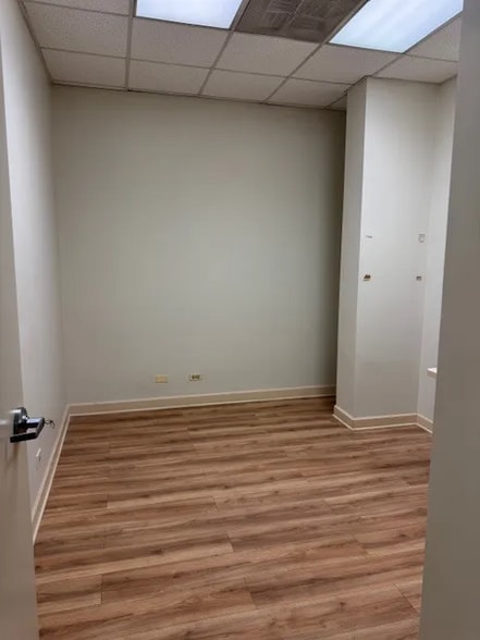 More Photos Of 2306-2310 W Touhy Ave, Chicago Apartments For Lease