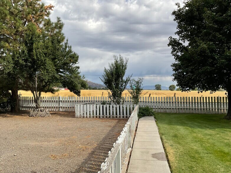 More Photos Of 155 Townsend St, Cedarville Apartments For Sale