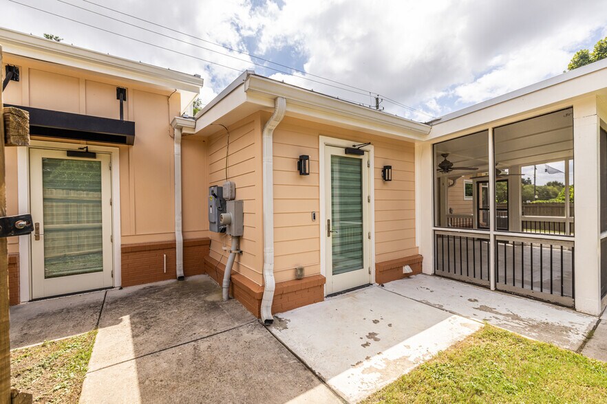 More Photos Of 1651 Pryor Rd SW, Atlanta Loft Creative Space For Sale