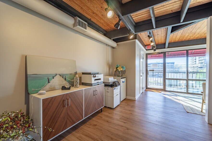 More Photos Of 7904 Coastal Hwy, Ocean City Office For Sale