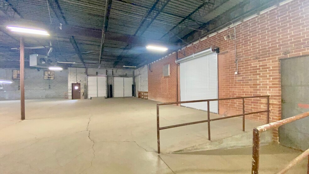 More Photos Of 2411 Sullivan Rd, College Park Warehouse For Lease