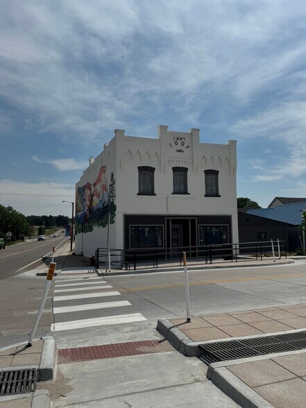 More Photos Of 122 Main St, Elizabeth Storefront For Sale
