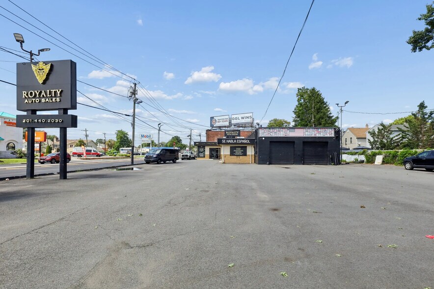 More Photos Of 120-140 US Highway 46, Little Ferry Auto Dealership For Lease